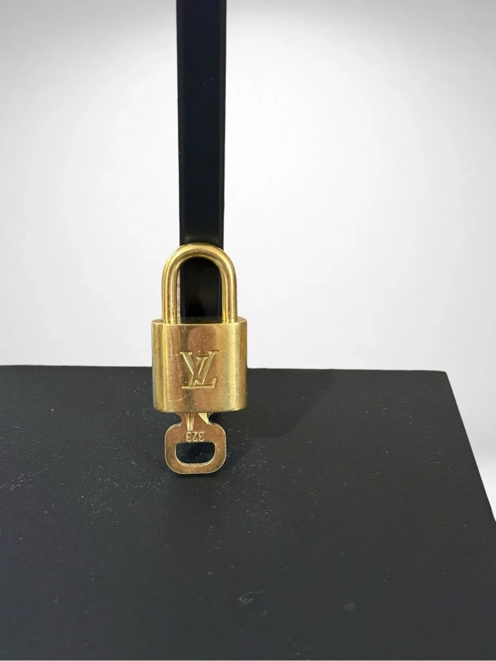 Louis Vuitton Authentic Gold Lock Key with chain 323 March